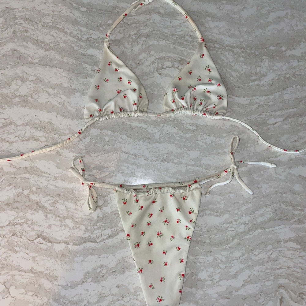 Floral San Lorenzo String Bikini